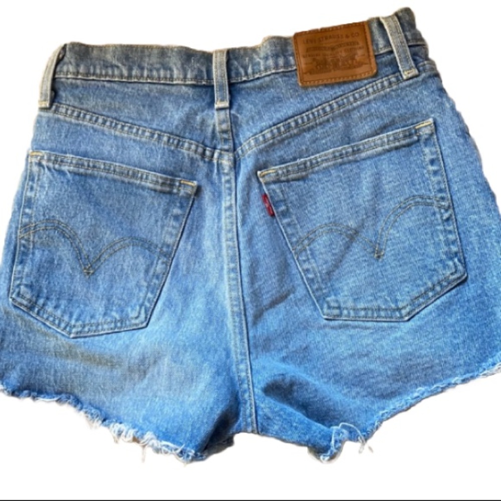 LEVIs Ribcage Short Distressed Frayed  Button Fly Shorts Womens 28